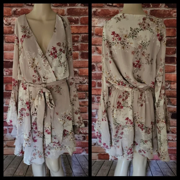 City Chic Flower Flow  Floral Mini Dress 14, 16  NWT - Picture 7 of 7